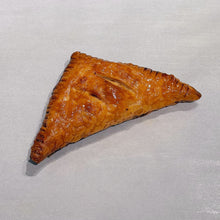 Load image into Gallery viewer, Curry Chicken Puff