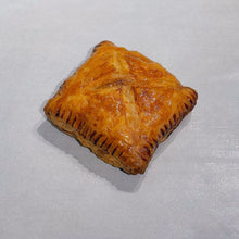 Load image into Gallery viewer, Black Pepper Tuna Puff