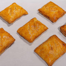Load image into Gallery viewer, Creamy Chicken Puff