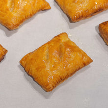 Load image into Gallery viewer, Creamy Chicken Puff
