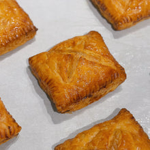 Load image into Gallery viewer, Black Pepper Tuna Puff