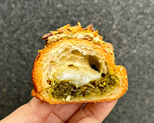 Load image into Gallery viewer, Matcha Pistachio Mochi Crookie
